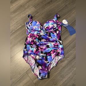 Croft & Barrow Body Sculptor Size 18 New With Tags ladies swimsuit one 1 piece